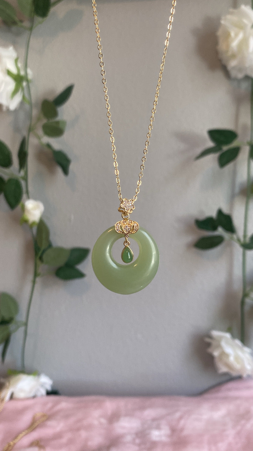 Green chunky necklace