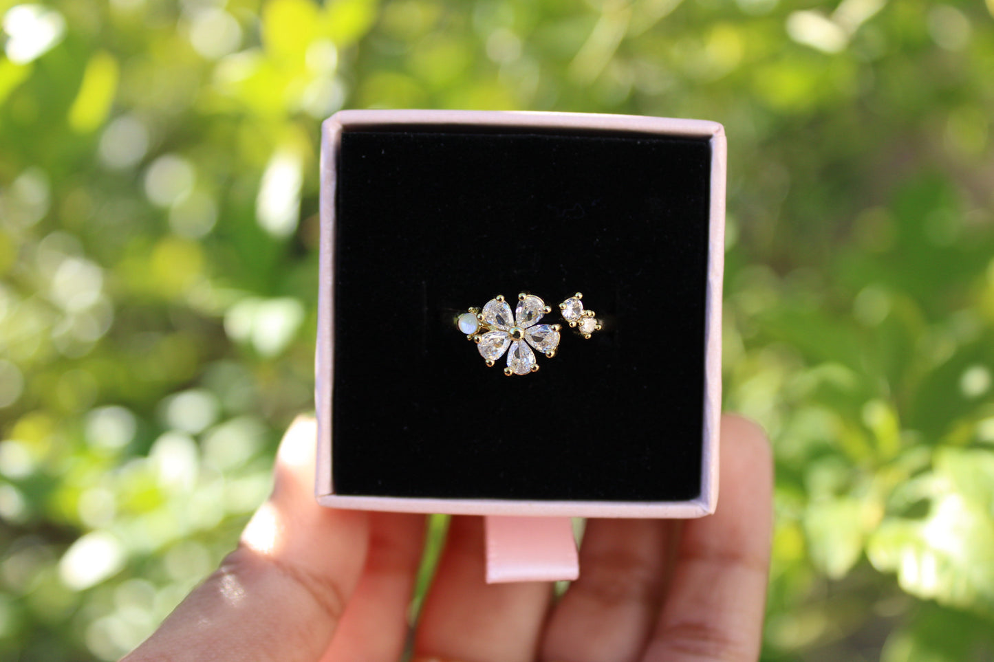 Clear Flower Adjustable Ring Gold