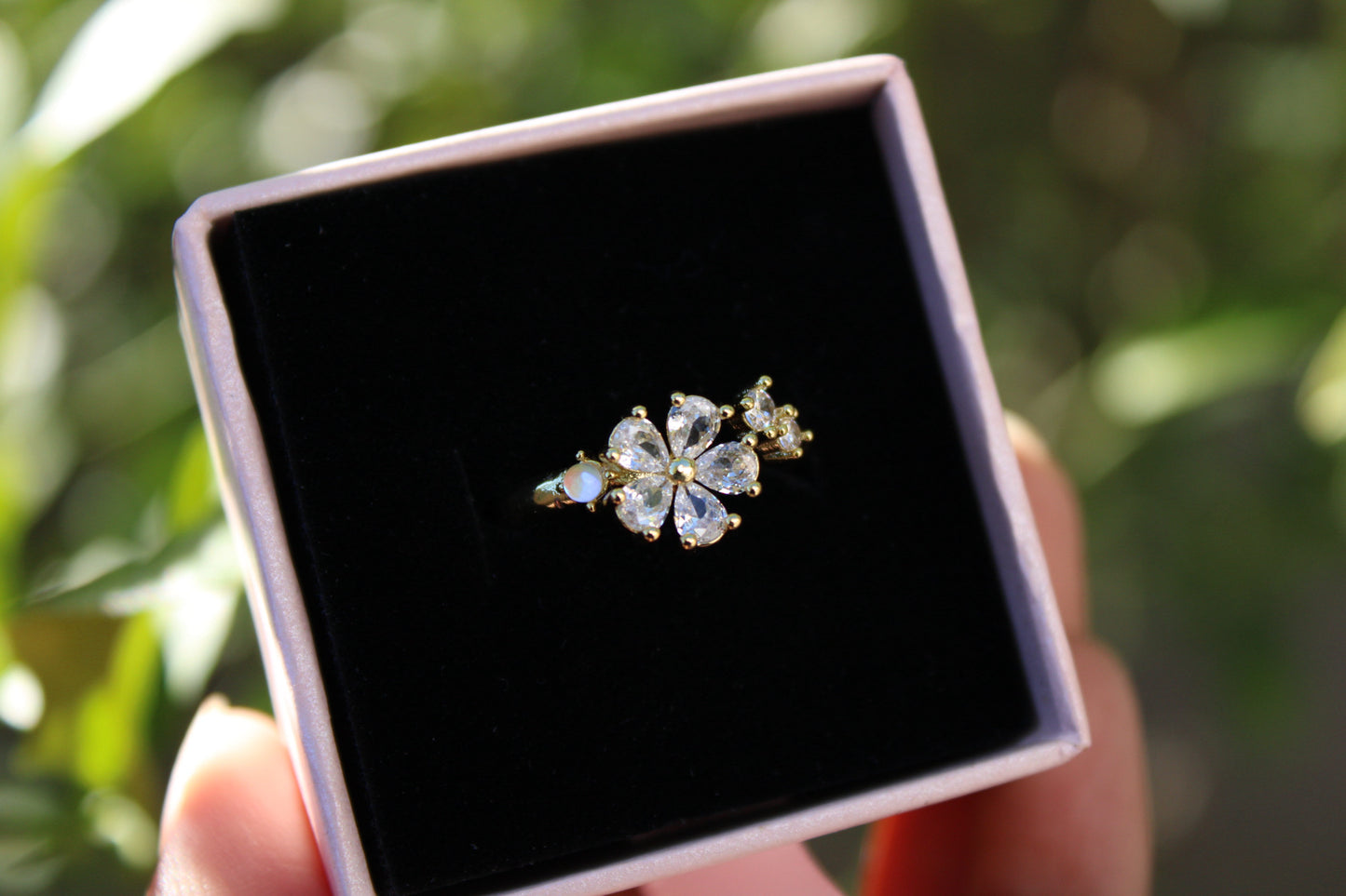 Clear Flower Adjustable Ring Gold